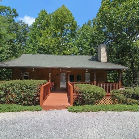 Mountain Dew - 2 Bedrooms, 2 Baths, Sleeps 4 Cabin 蓋特林堡 外观 照片